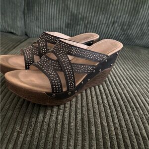 Women wedges size 9.5